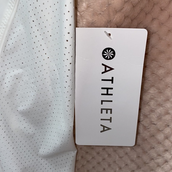 ATHLETICA. WHITE. ATHLETIC TOP. ZIPPER AT NECKLINE - Picture 4 of 11